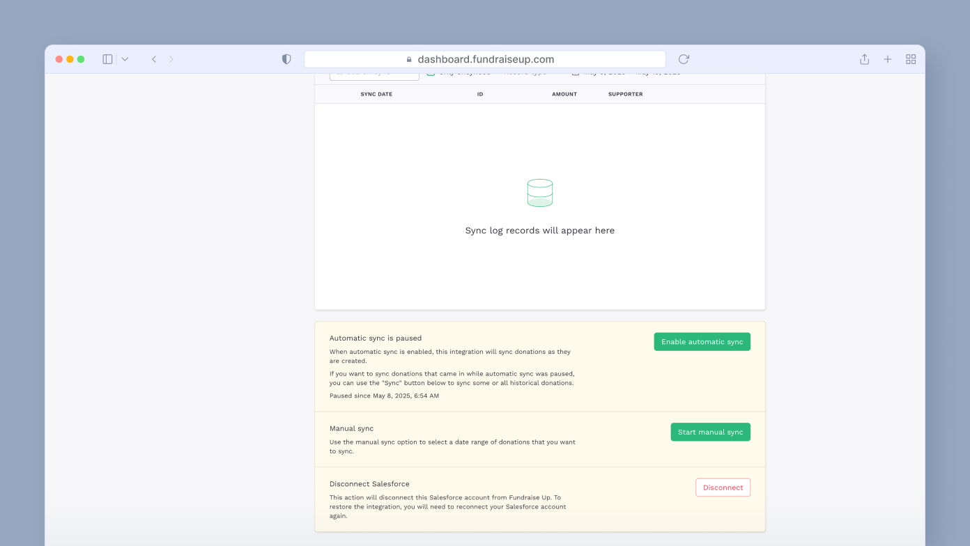 Sync log interface with options for automatic and manual sync of donations, including buttons to enable automatic sync, start manual sync, and disconnect from Salesforce. A message indicates that sync records will appear in the designated area.